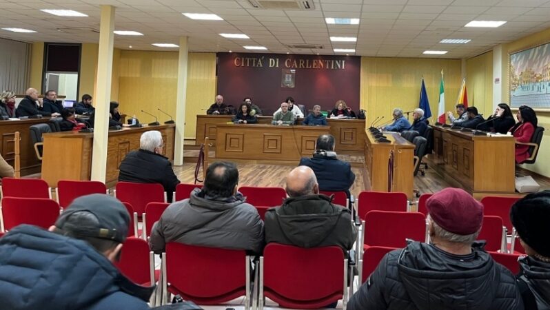 Carlentini, non passa la proposta del sindaco. L’ex maggioranza boccia la costituzione delle comunità energetiche