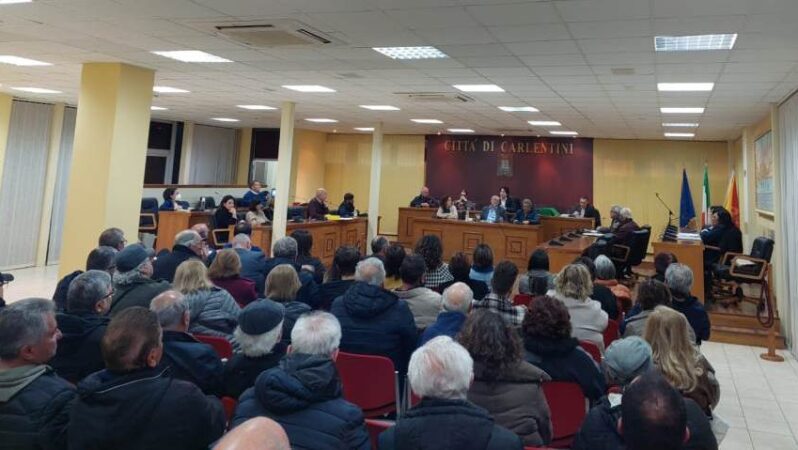Carlentini, Consiglio comunale. Approvata la costituzione delle comunità energetiche. Aula gremita