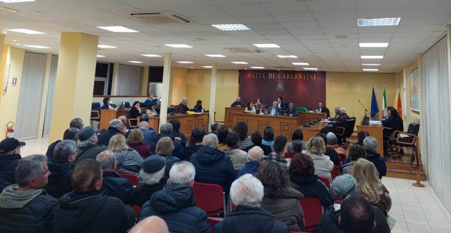 Carlentini, Consiglio comunale. Approvata la costituzione delle comunità energetiche. Aula gremita
