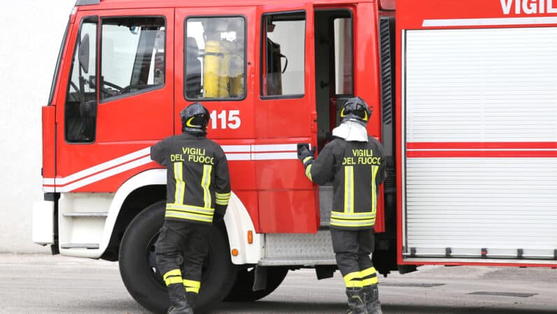 A fuoco un magazzino di detersivisi